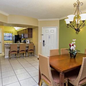 Westgate Lakes Resort y Spa